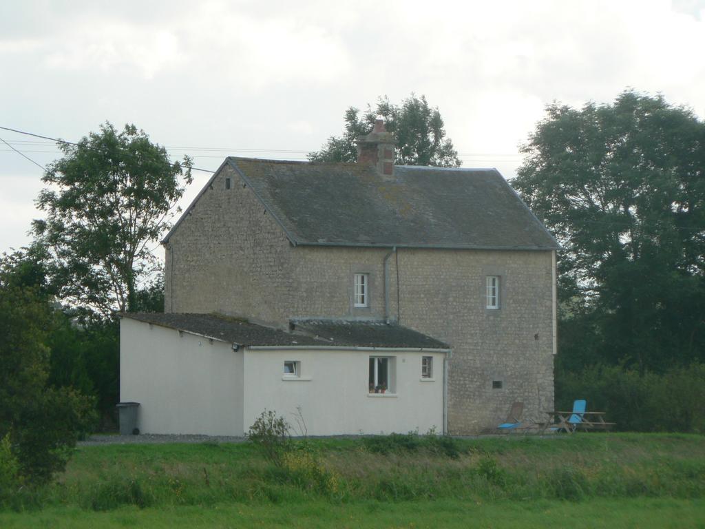 Gite De L'Aure Trevieres Eksteriør billede